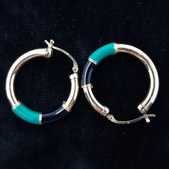 Krementz Jewelry - Vintage Krementz 14k Green & Black Enamel Earrings